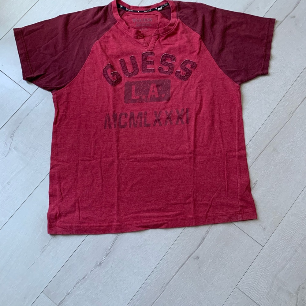 Guess man t shirt size xl